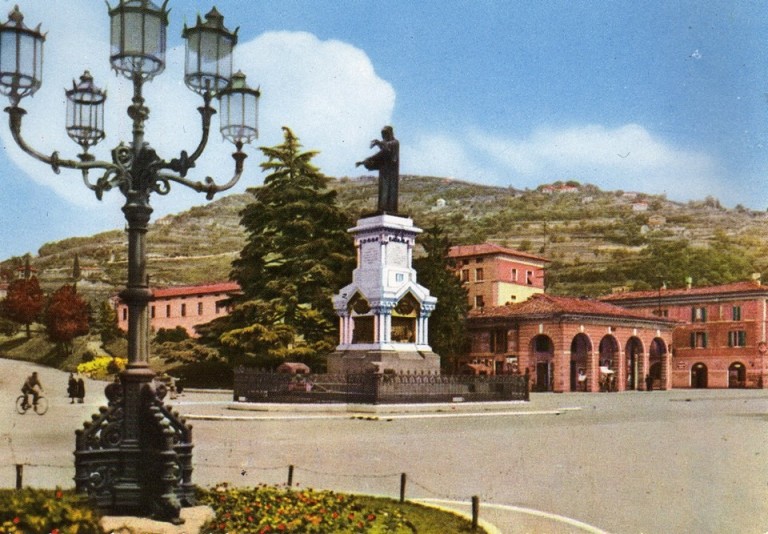 Piazzale Arnaldo – Cartolina fine anni ’50