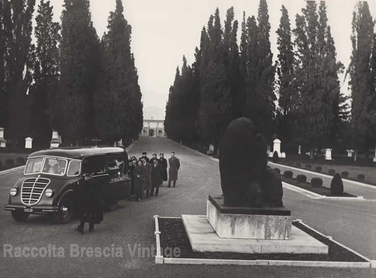 Funerale del nonno al Cimitero Vantiniano – 1954