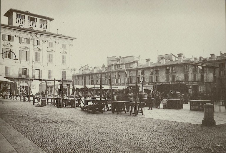 Piazza del mercato – Brescia 1930