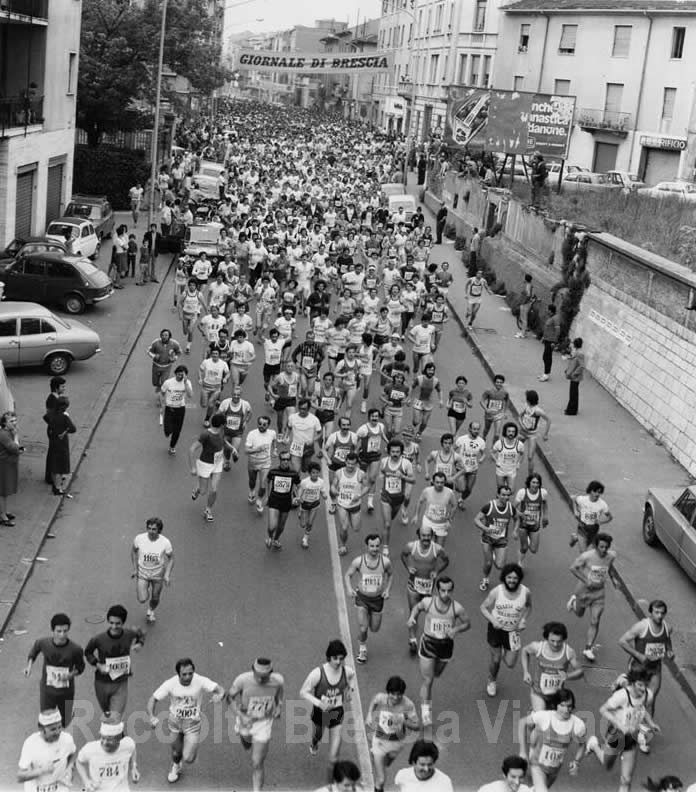 Partenza da via Cremona della XX Miglia – 1975