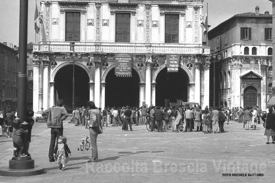 Piazza Loggia. (1983)
