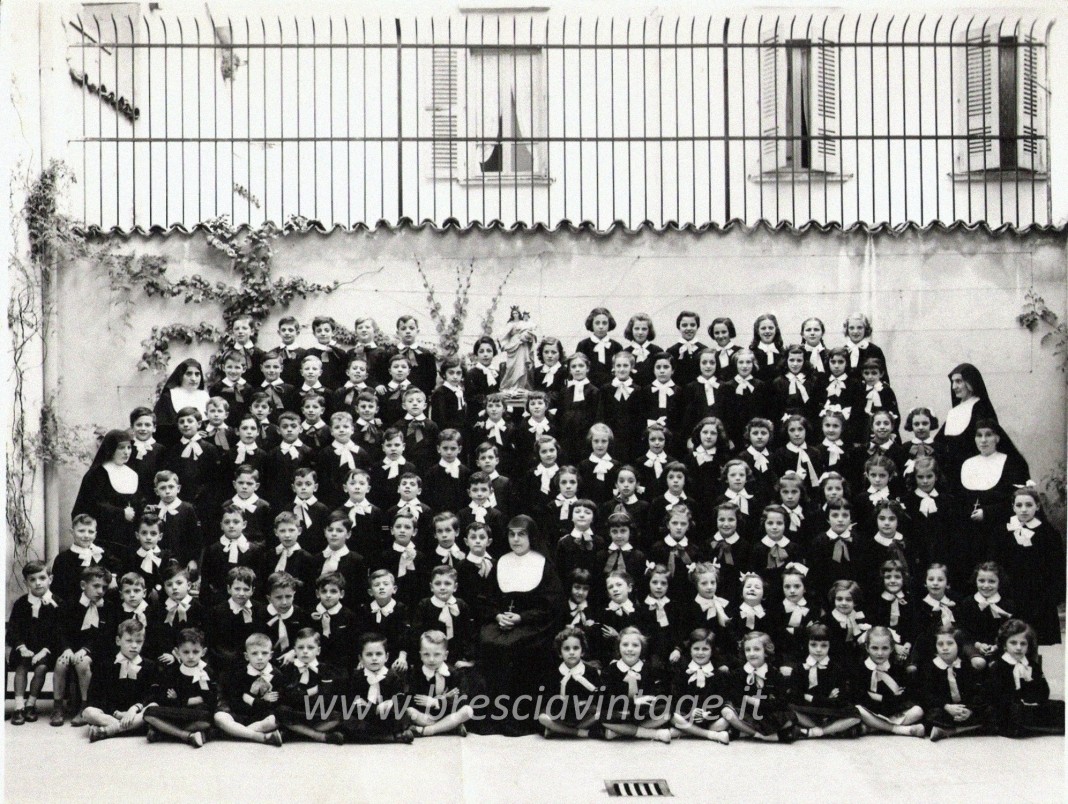 Alle elementari dalle suore di Sant'Agata - Via Malvezzi 1955