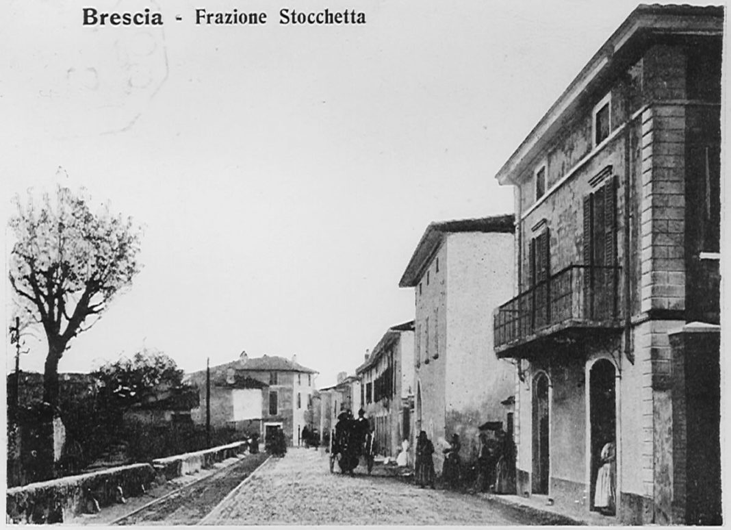Il tratto di strada Triumplina che da Brescia portava alla Stocchetta all'altezza dell'attuale sottopassaggio Auchan