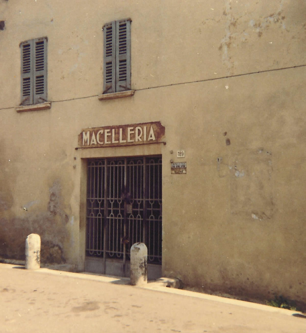 Ingresso di vecchia Macelleria in Campagnola -1970