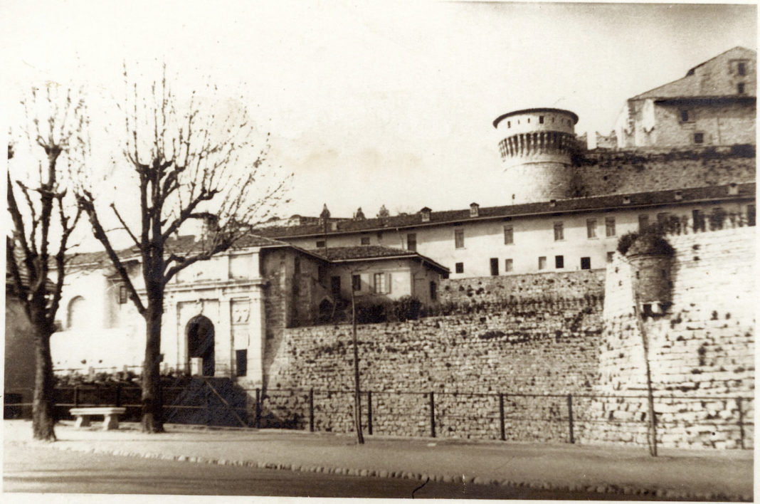 Lungo caseggiato al Castello - 1951