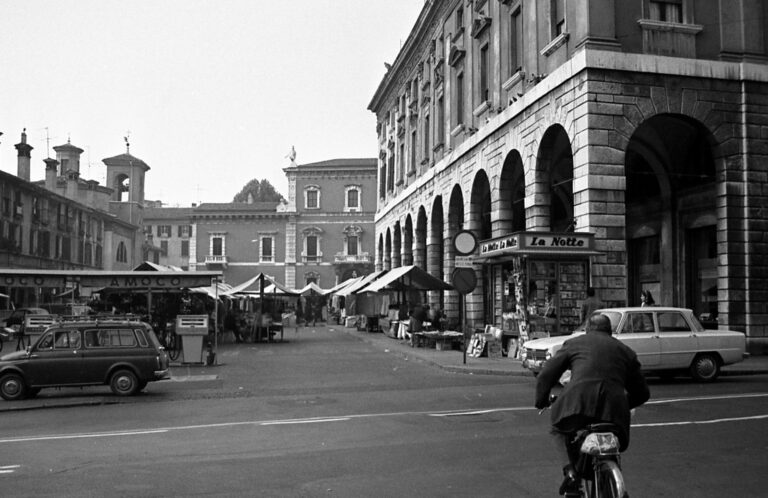 Vita in Piazza del Mercato – 1969