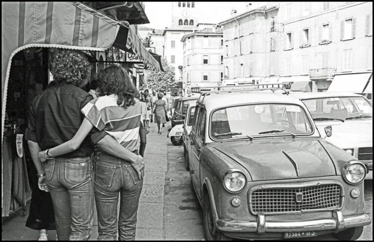 A passeggio fra negozi e botteghe – 1979