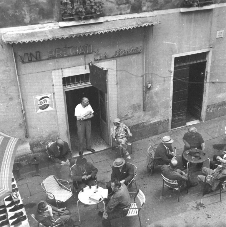 Aperitivo in via San Faustino – anni 50/60